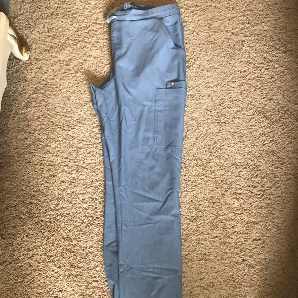 Figs skinny scrub pants